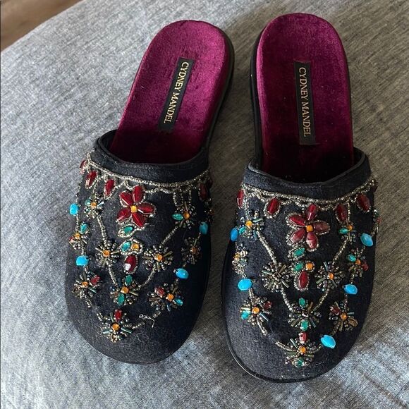 Black Embellished Women's Shoes - Picture 1 of 8
